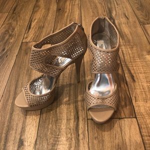 Simply Vera, Vera Wang heels